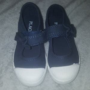 Toddler girl uniform shoes